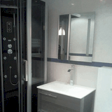 Cabine douche, vasque, miroir